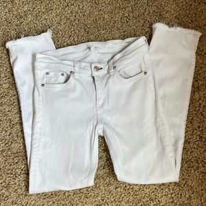 Rag and bone white frayed hem crop jeans. 28